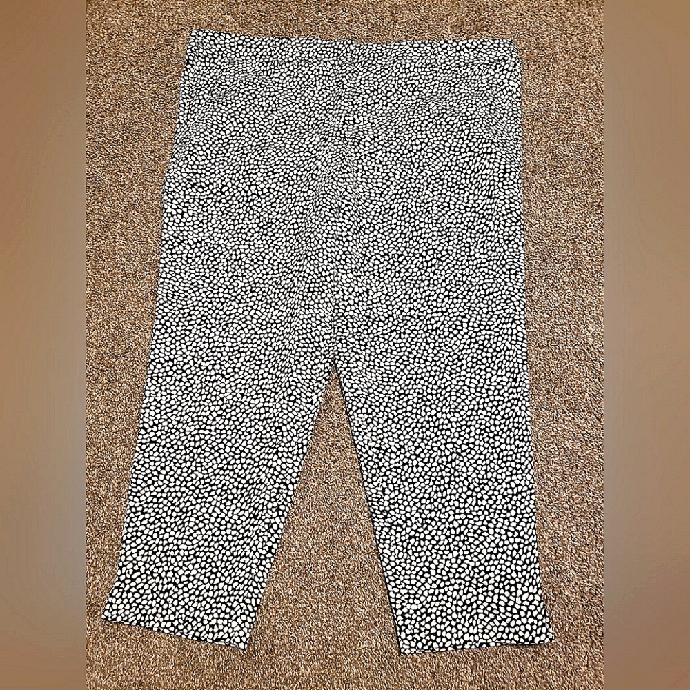LANE BRYANT - WOMEN'S 22 - BLACK & WHITE THE SOPHIE STRAIGHT FIT ANKLE PANT